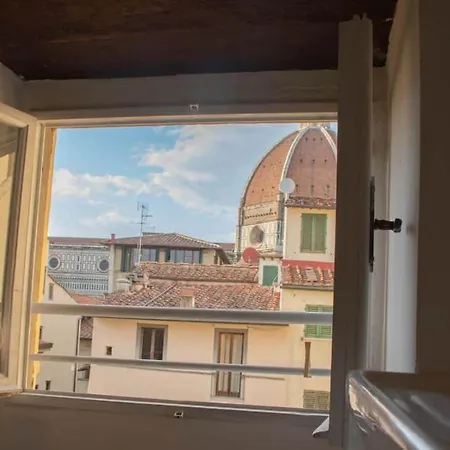 Cozy Dante's Apartment